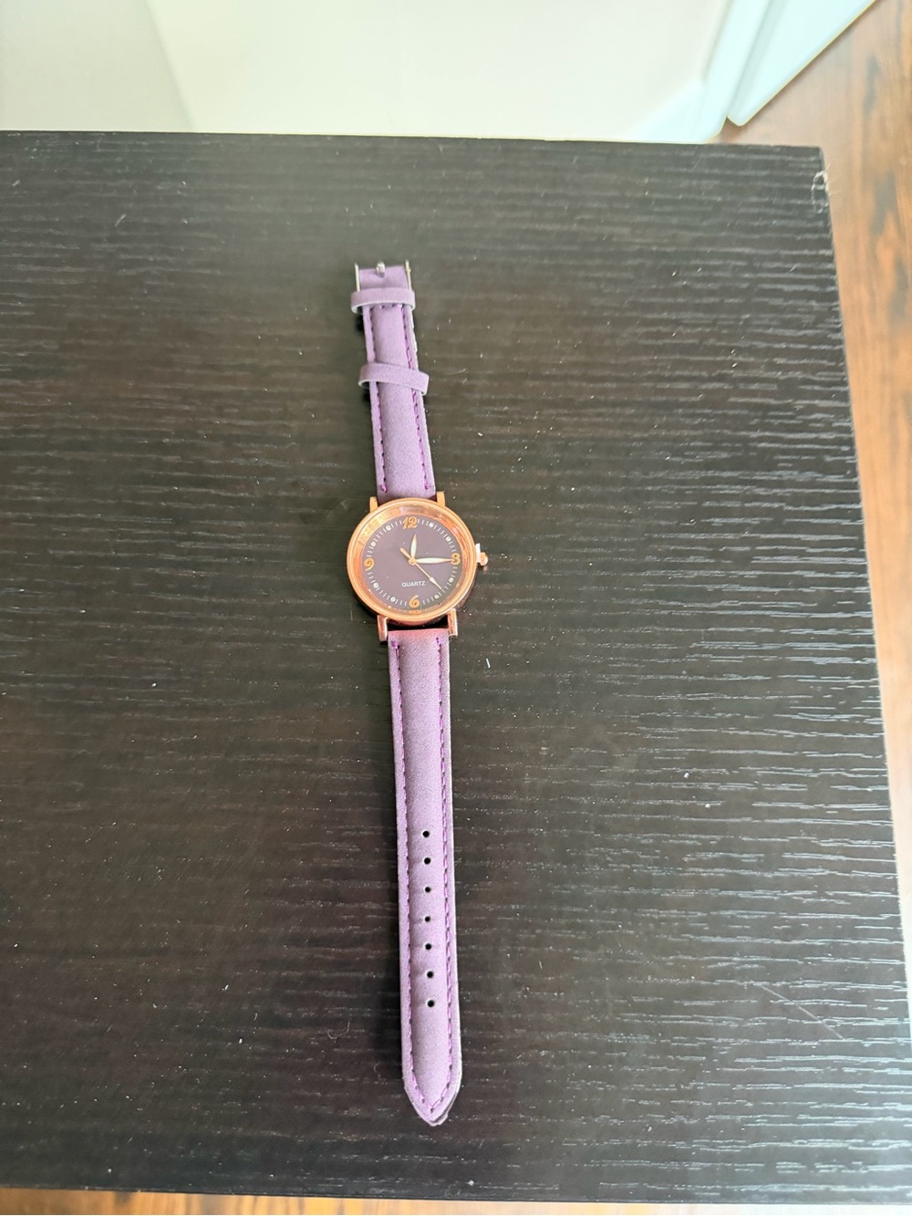 Casual quartz wristwatch